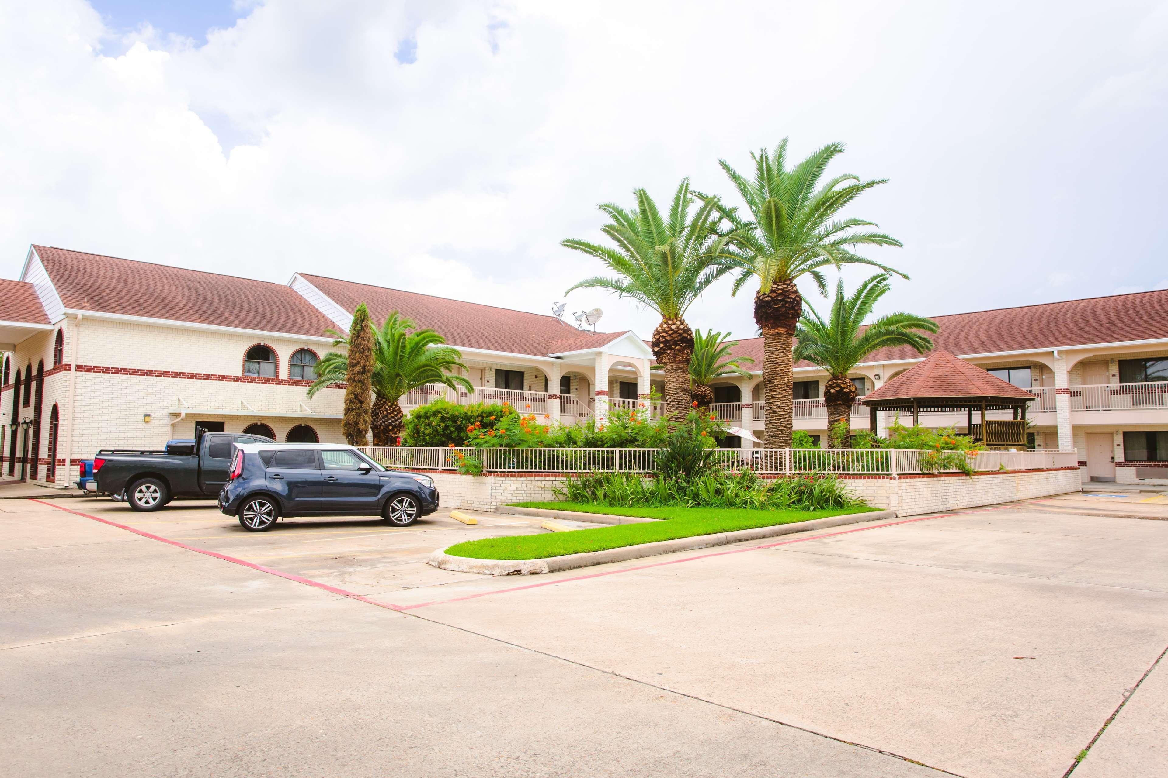 Best Western Pearland Inn Exterior photo