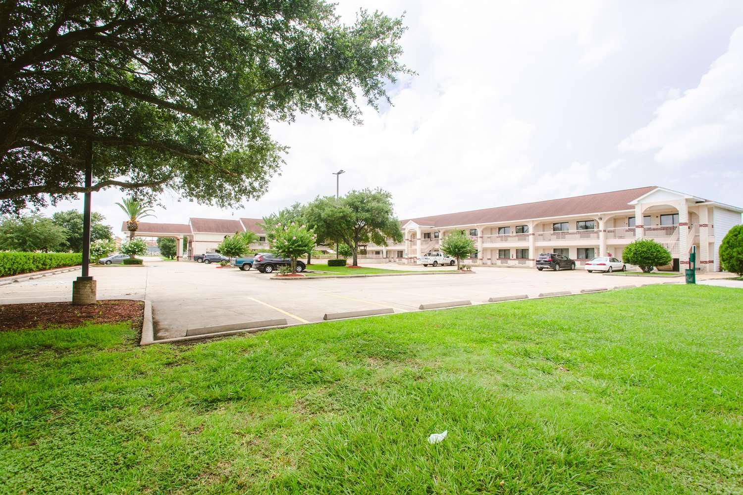 Best Western Pearland Inn Exterior photo